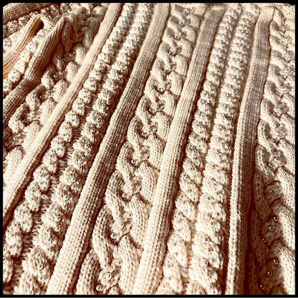 CHANEL Ivory Cable Knit & Pearl
Sweater Dress - Picture 6 of 13